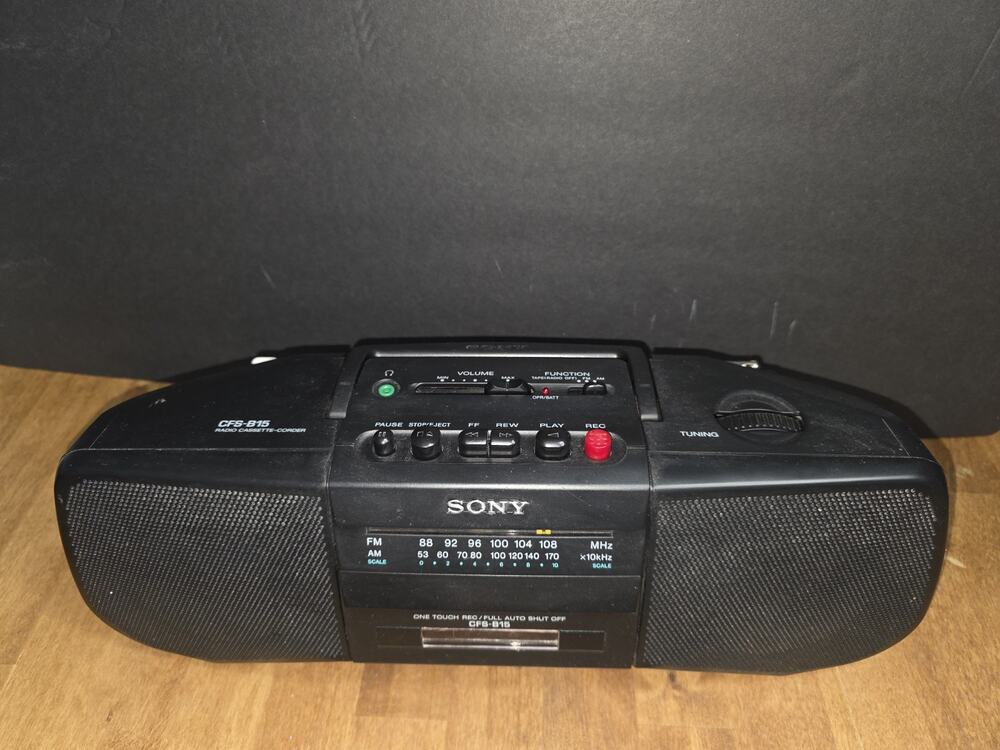 Sony CFS-B15 Boom Portable AM-FM Stereo Radio w/ Cassette Black Tested